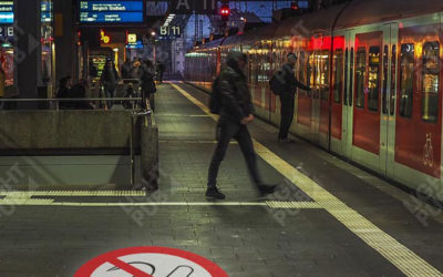 Signalétique lumineuse pour gare par projection de panneau lumineux