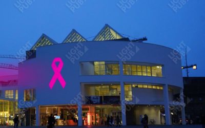 Projection ruban lumineux sur façade bâtiment pour sensibilisation